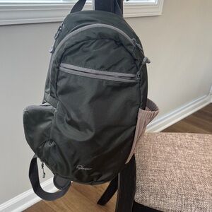 Gregory Men's backpack/camera bag in Forest Green